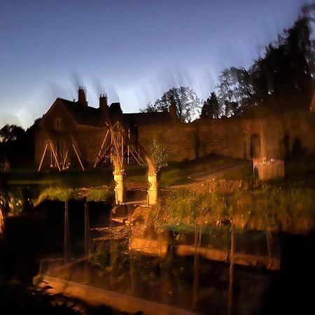 Period Coachhouse Villa Newbliss Luaran gambar